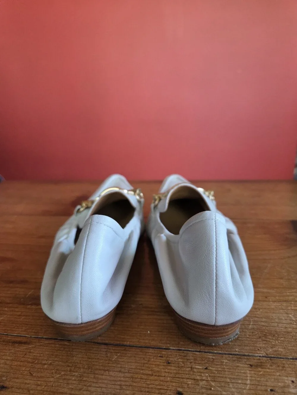 Tory Buch Jessa Pointed Toe Leather Slip On Loafers Gray Gold Chain Hardware